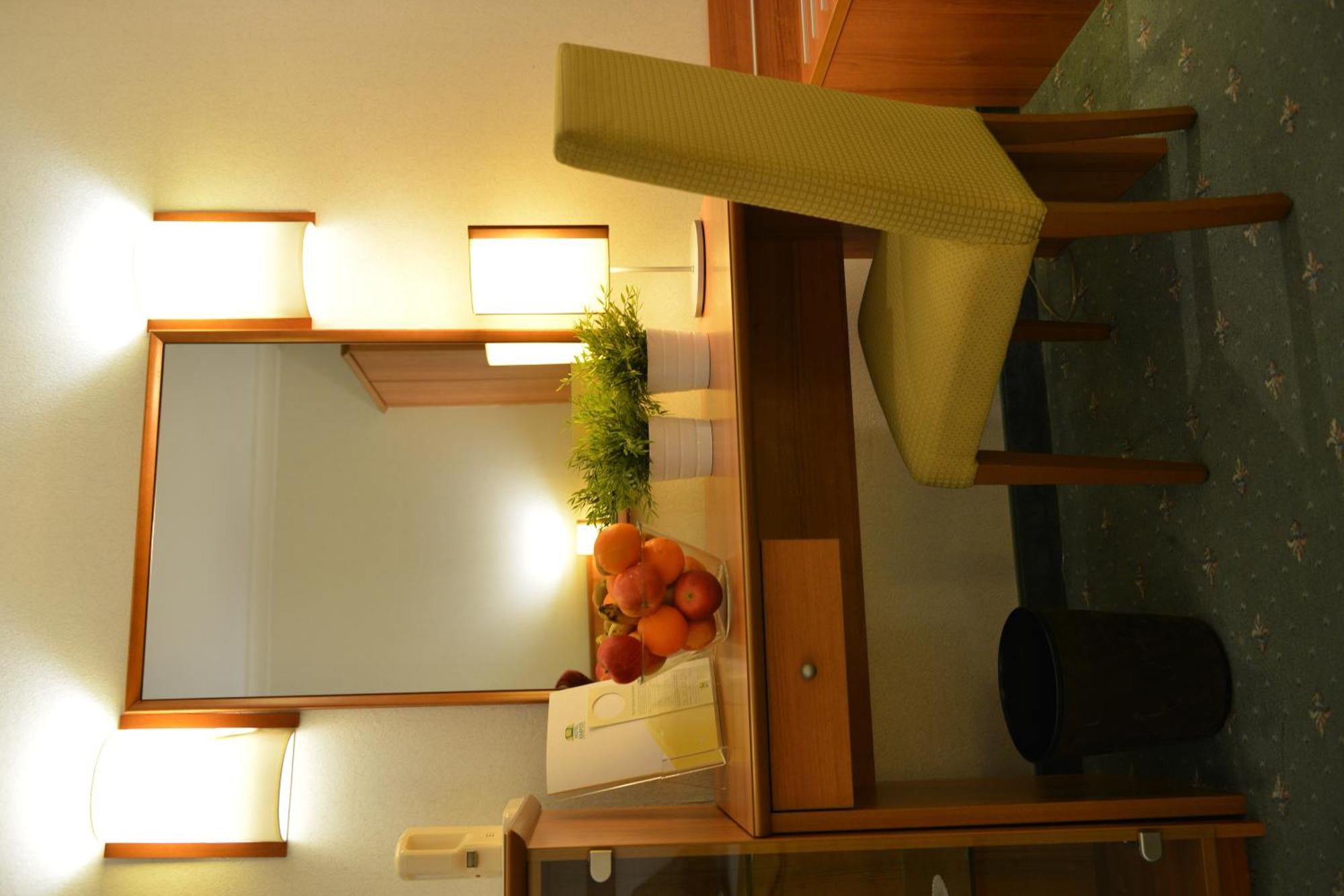 Hotel Karpos Skopje Quarto foto