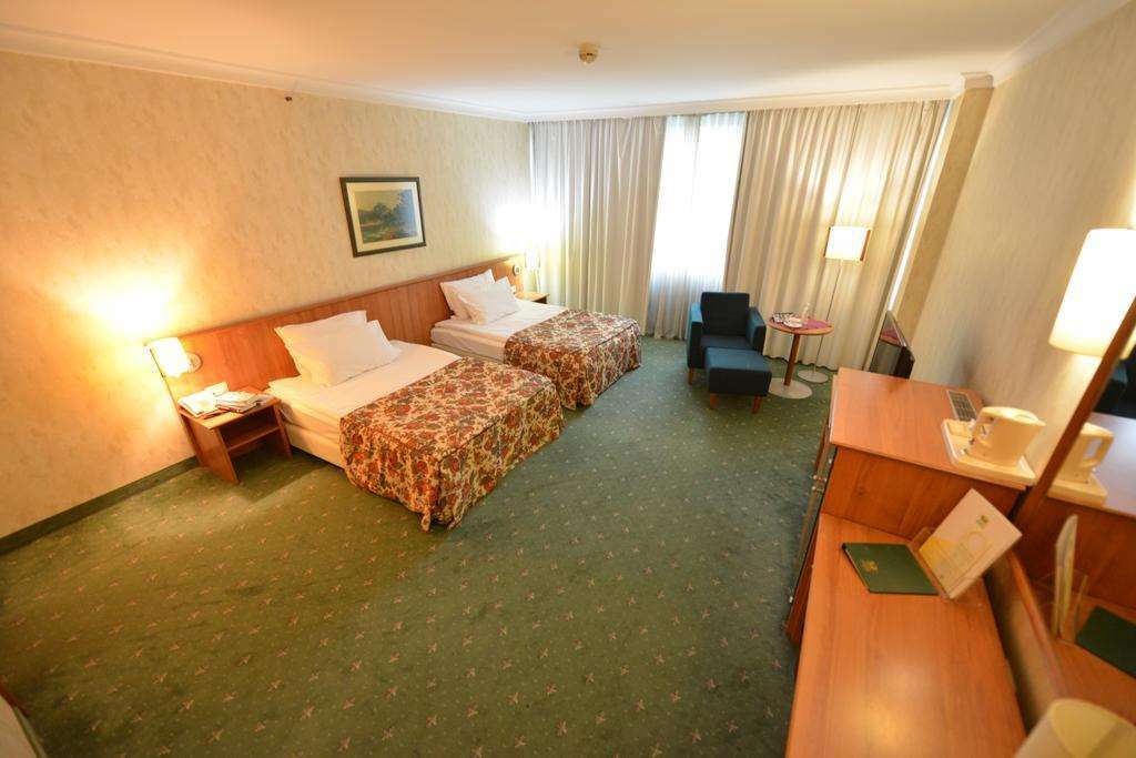 Hotel Karpos Skopje Quarto foto